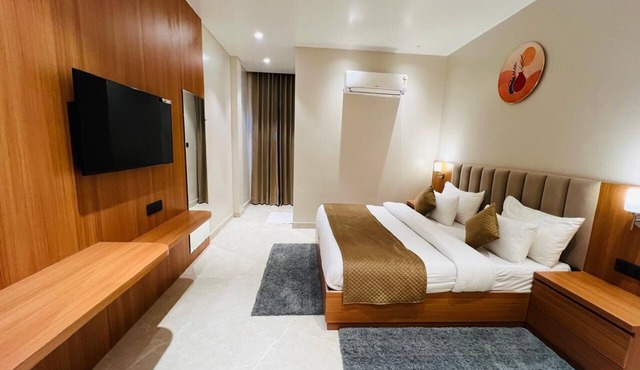 HOTEL SHREE JEE