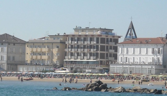 Hotel Suprem