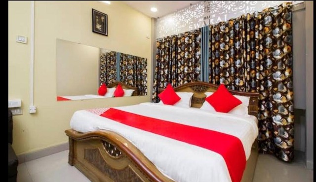 Hotel Swaraj Logde