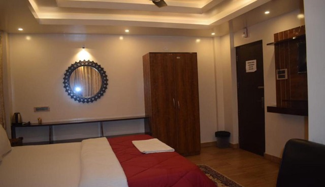HOTEL THE PRIMIUM ( RASHIK BANGALI )