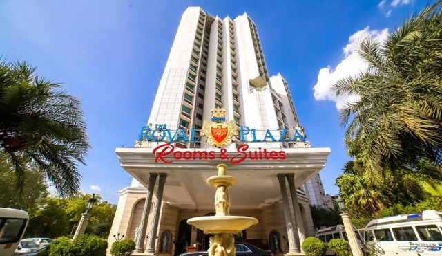 Hotel The Royal Plaza
