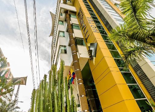 Hotel Titanium Plaza