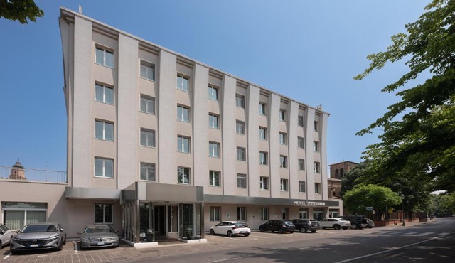 Hotel Toscanini