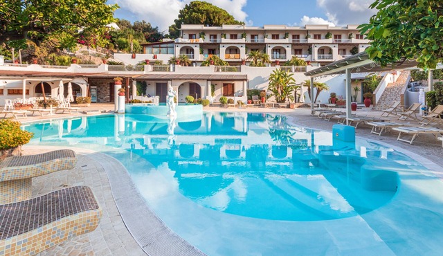 Hotel Tritone