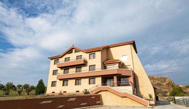 Hotel TROESMIS