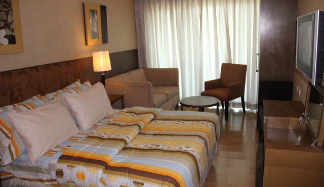 Hotel-Type Ambiance: Studio Unit Condo