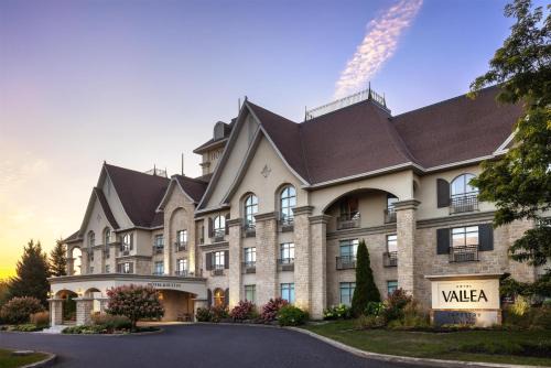 Hotel Vallea Bromont, Tapestry Collection by Hilton