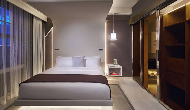 Hotel Washington | Two Monument View King Spa Suite | Near D.C. Monuments