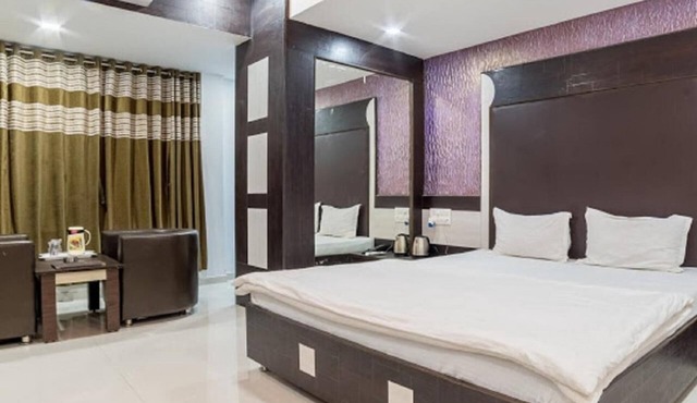 Hotel Zorba, Deesa
