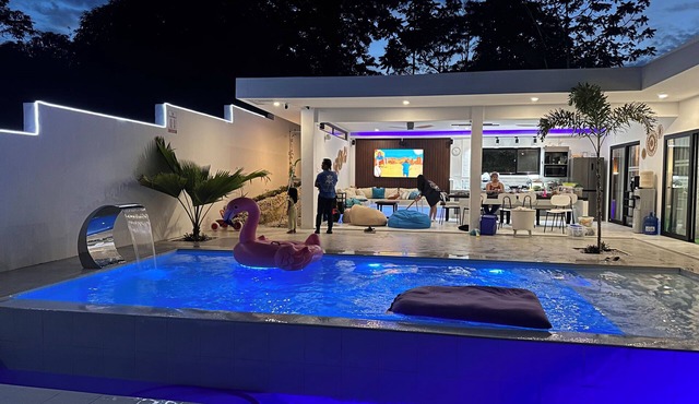 House with swimming Pool in SAMAL Island, davao