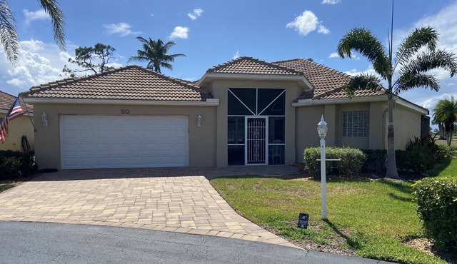 House - 2 Bdrm-2 Bath w/Pool on Golf Course