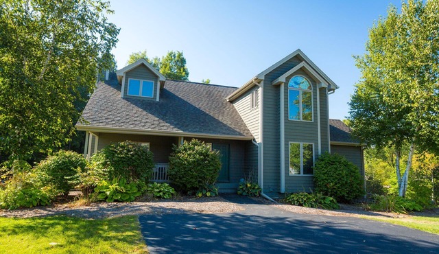 House 602 - An Eagle Ridge Resort & Spa Rental with Full Resort Amenities and Owners Club Access!
