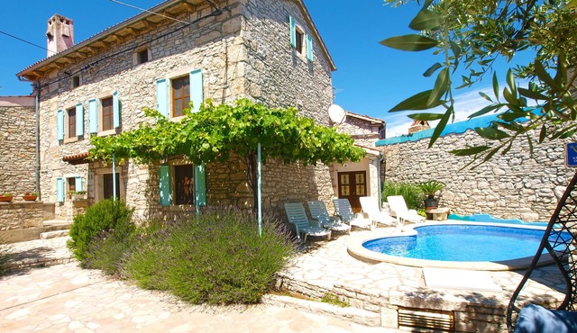 House 661/1576 (Istria - Barban), 20000m from the beach