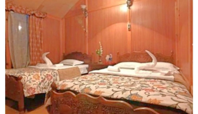 House Boat Garden Of Eden, Dal Lake