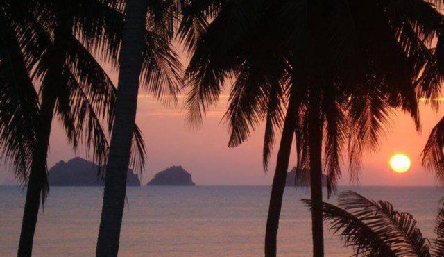 House by the beach with amazing sunset views