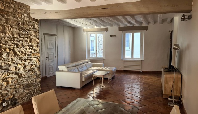 House divided in 2 appartments, 20 min Disneyland, 25 minutes Paris