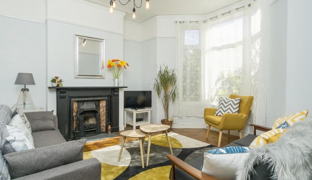 House for Families or Groups near Cardiff City Centre