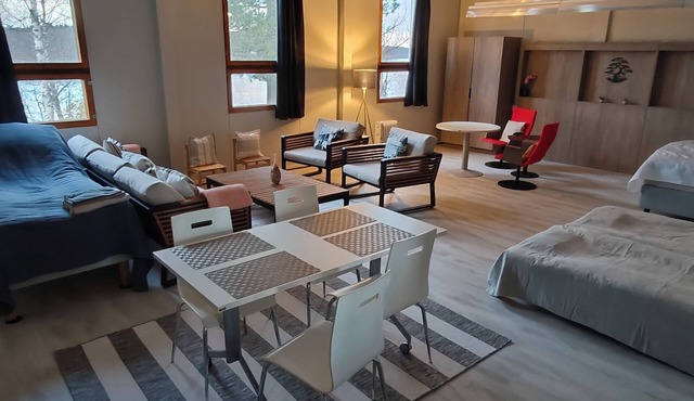 House for small groups or up to 14 persons groups next to the river.