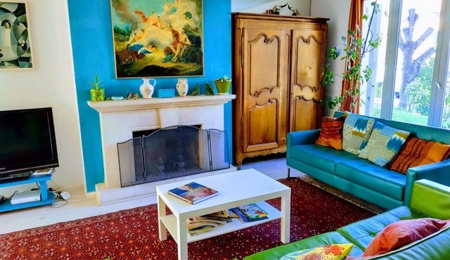 House with garden in front of a a park "10 mn from Disney/20 mn from Paris".