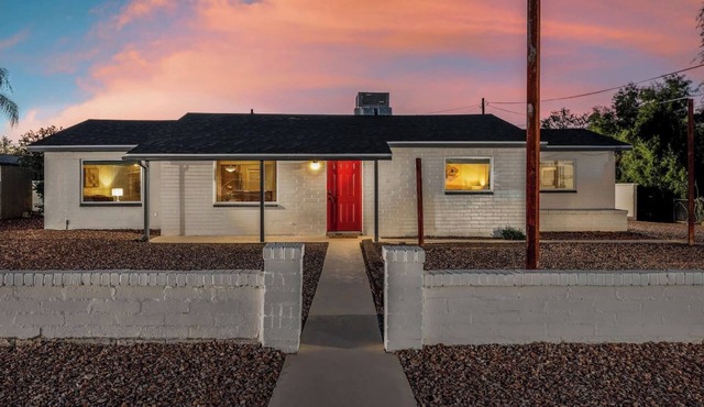 House & GH/Large Group or Family/Sleeps 10