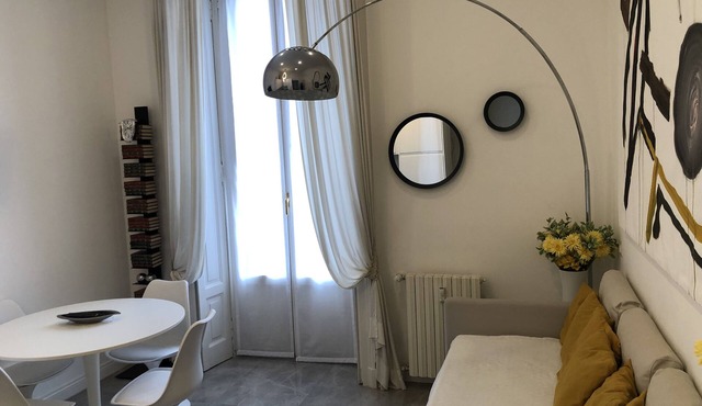 House Giussano, elegant two-room apartment in the center