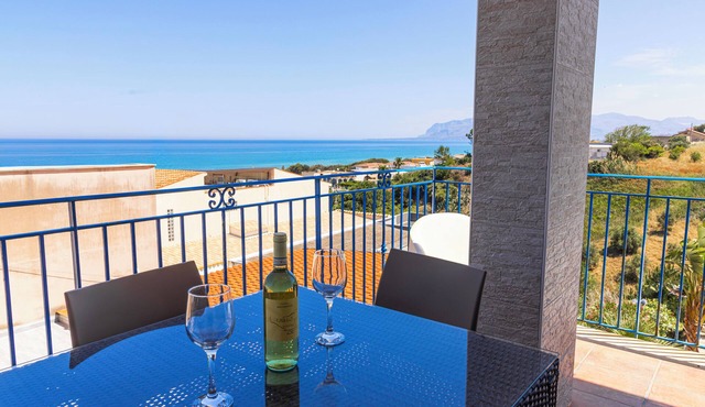 HOUSE IN A TYPICAL VILLA 200 METERS FROM THE SEA WIFI CAR RENTAL