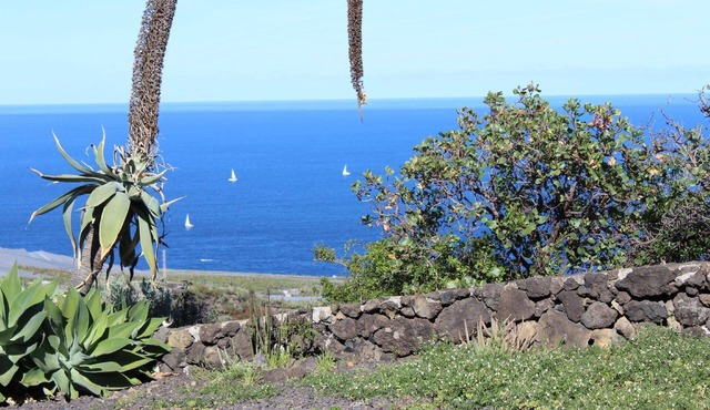 House in Monte Breñas with Private Parking