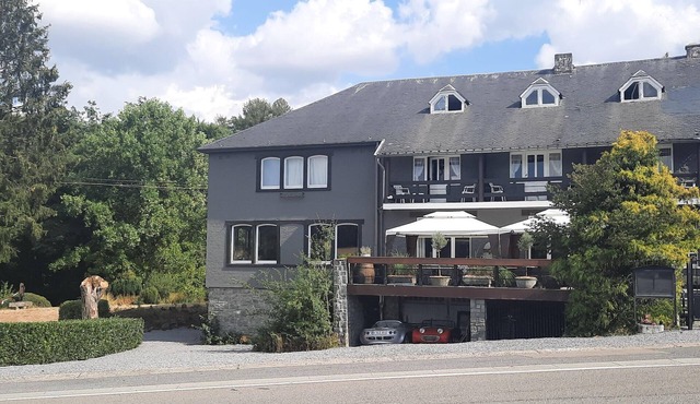 House in Rochefort with large park where the Ave flows