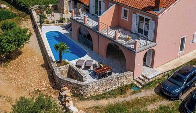 House Mali Raj (10068-K1)