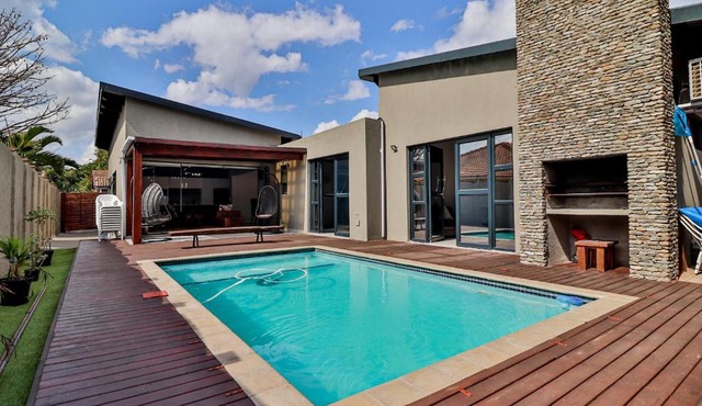House of Bongekile 4 Bed Luxury Home 10 min from Kruger National Park, Malelane