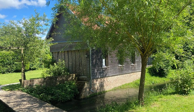 House on the river - close to the sea - dogs welcome-