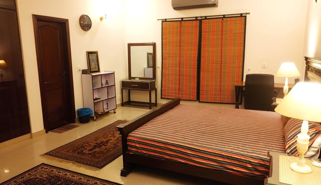 House Portion - Private Space {no-one living} @ DHA
