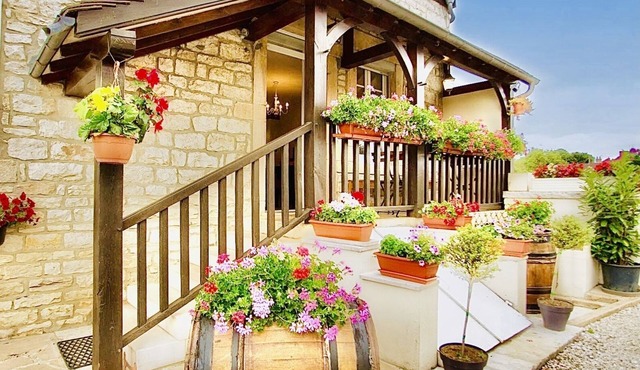 House-Traditional-Ensuite-Countryside view