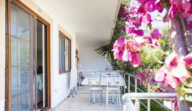 House w Balcony and Garden 5 min to Beach in Datca