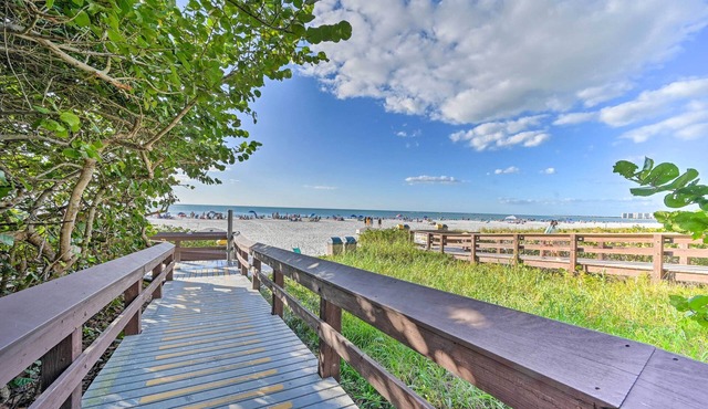 House w/Heated Pool & Grill - Walk to Beach!