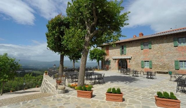 House with 3 double rooms, plus 1 triple room each with private bathroom