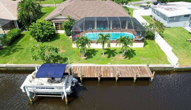 House With A Boat–Your Private Waterfront Resort