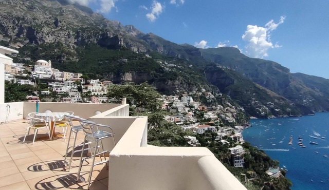House with a great terrace and spectacular views