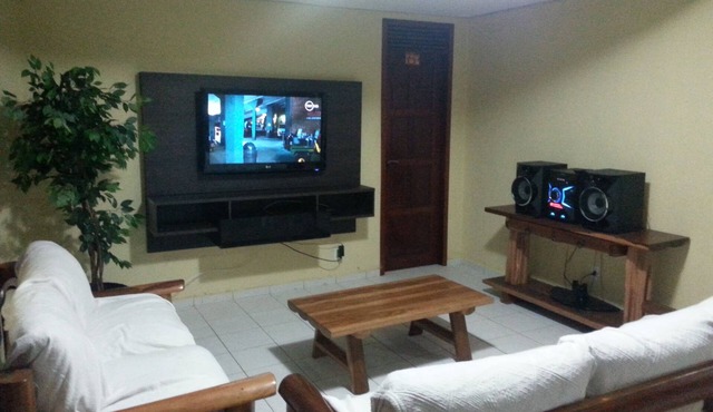House with ample space for accommodation, leisure area with swimming pool and barbecue.