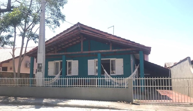 House with AR 300 and 500m from the beach