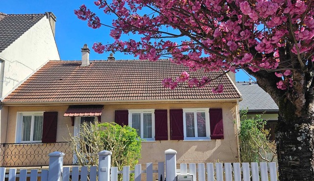 House with garden near Paris and Disney
