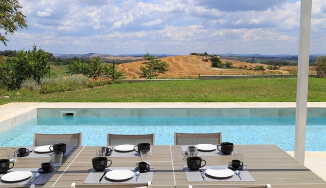 House with Modern Design, Pool, Views of the Sienese Countryside, Air Conditioning