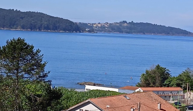 HOUSE WITH POOL AND BEACH