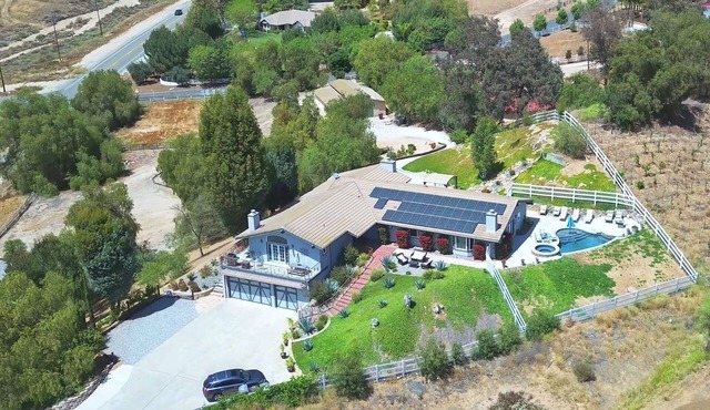 House with pool/spa/minutes to wineries