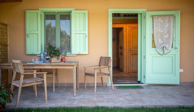 House with porch and garden (fully accessible)