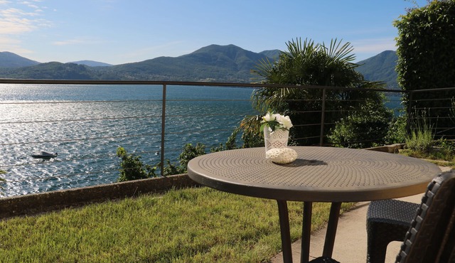 house with private garden and wonderful lake view