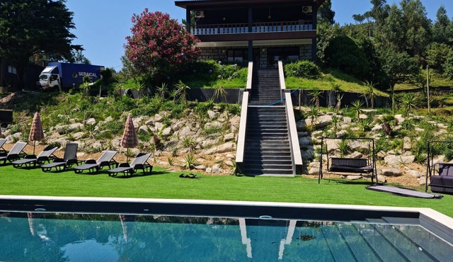 House with private pool and jacuzzi near Gerês