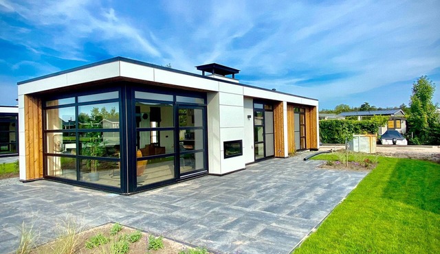 House With Three Bathrooms, on a Holiday Park