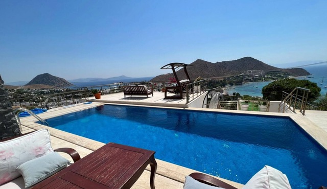 House within 5 Min. Walk to Beach in Akyarlar