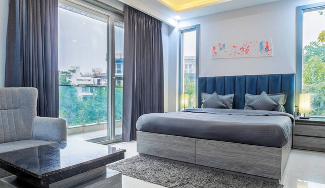 Housr Studio Rooms Sector 30 Gurgaon
